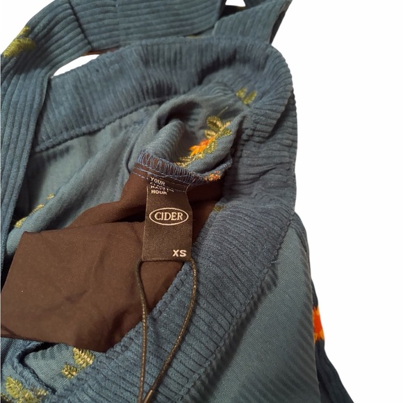 Women's Ditsy Floral Corduroy Jumpsuit Overalls w/Sunflower Embroidery-Size XS - Picture 12 of 13